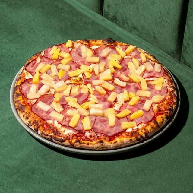 Hawaiian Express Pizza.